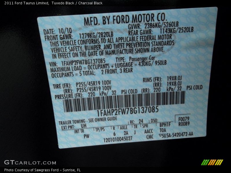 Tuxedo Black / Charcoal Black 2011 Ford Taurus Limited