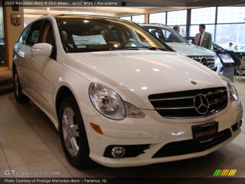 Arctic White / Macadamia 2009 Mercedes-Benz R 350 4Matic