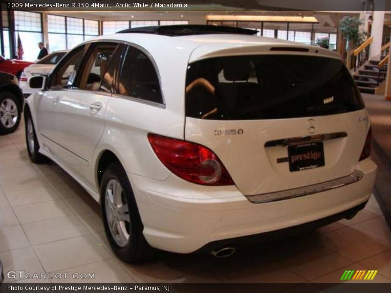 Arctic White / Macadamia 2009 Mercedes-Benz R 350 4Matic