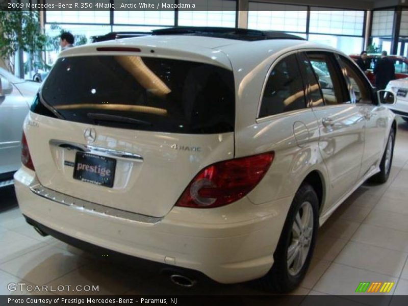 Arctic White / Macadamia 2009 Mercedes-Benz R 350 4Matic