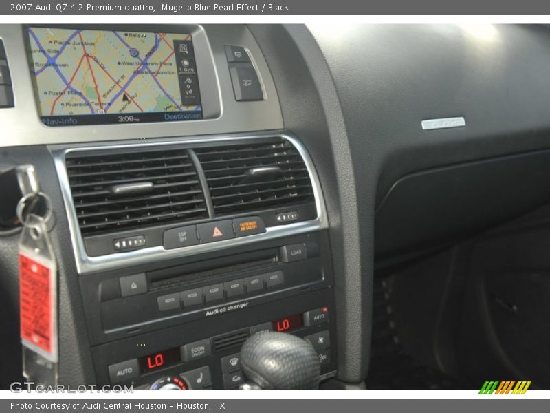 Mugello Blue Pearl Effect / Black 2007 Audi Q7 4.2 Premium quattro