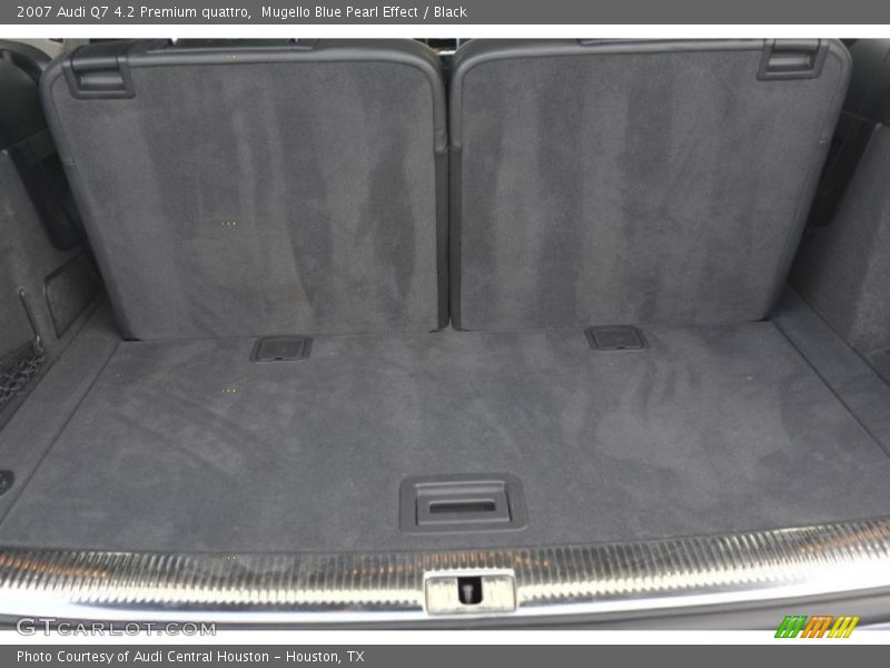 Mugello Blue Pearl Effect / Black 2007 Audi Q7 4.2 Premium quattro