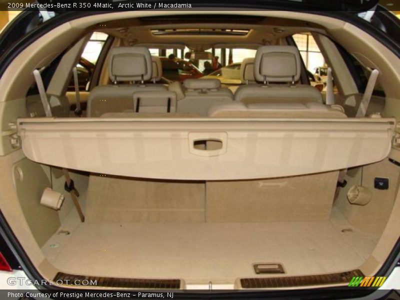 Arctic White / Macadamia 2009 Mercedes-Benz R 350 4Matic