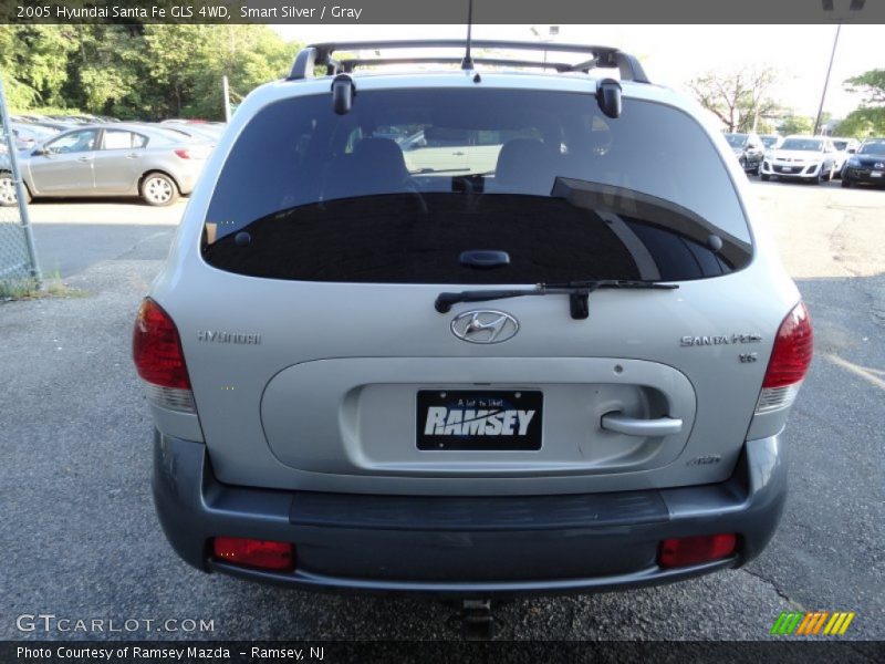 Smart Silver / Gray 2005 Hyundai Santa Fe GLS 4WD