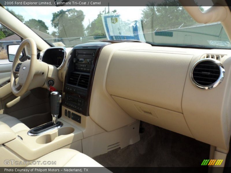 Cashmere Tri-Coat / Camel 2006 Ford Explorer Limited