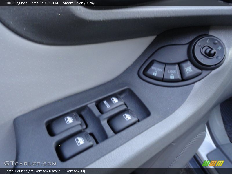 Smart Silver / Gray 2005 Hyundai Santa Fe GLS 4WD
