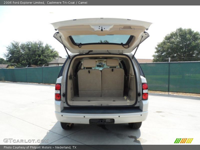 Cashmere Tri-Coat / Camel 2006 Ford Explorer Limited