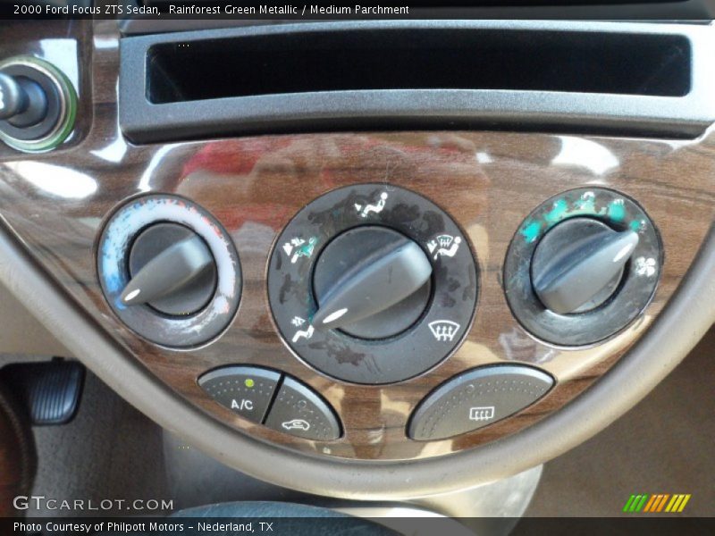 Controls of 2000 Focus ZTS Sedan