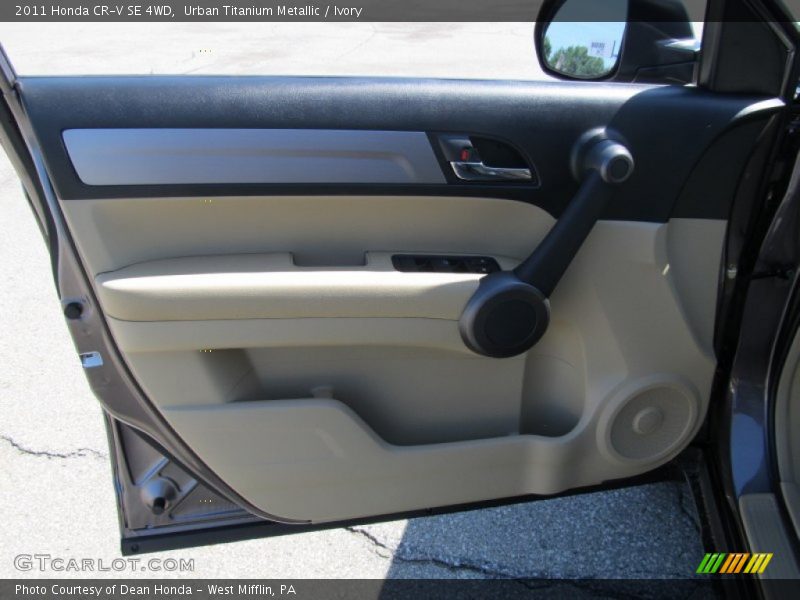 Urban Titanium Metallic / Ivory 2011 Honda CR-V SE 4WD