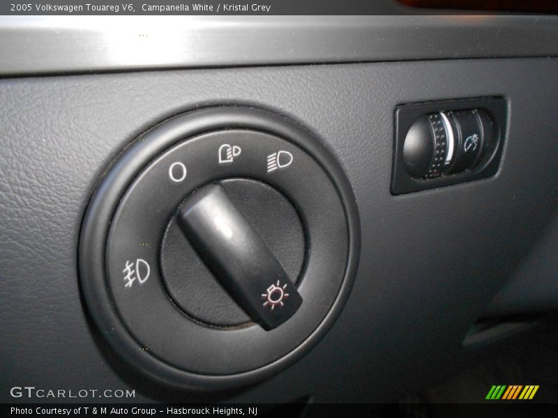Campanella White / Kristal Grey 2005 Volkswagen Touareg V6