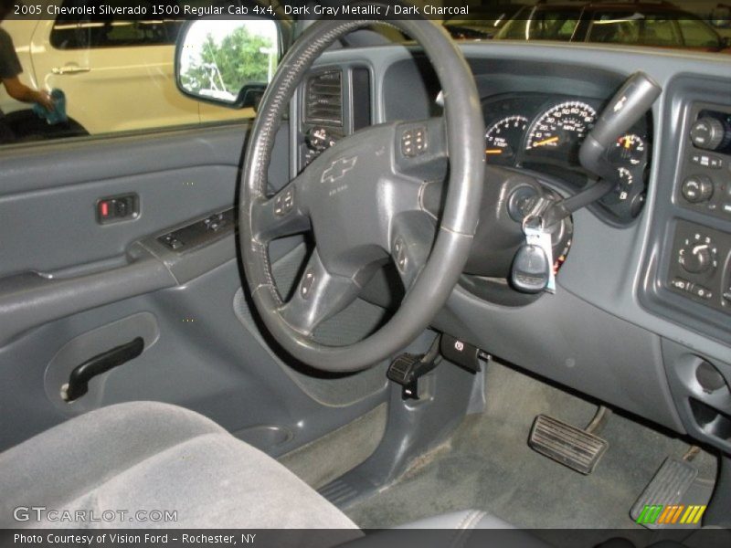 Dark Gray Metallic / Dark Charcoal 2005 Chevrolet Silverado 1500 Regular Cab 4x4