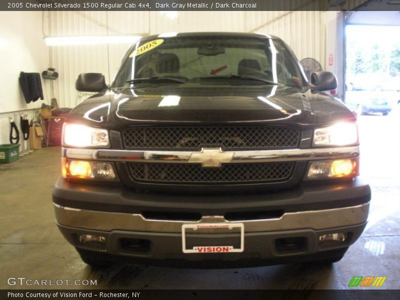 Dark Gray Metallic / Dark Charcoal 2005 Chevrolet Silverado 1500 Regular Cab 4x4