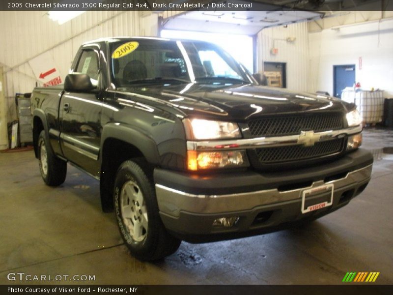 Dark Gray Metallic / Dark Charcoal 2005 Chevrolet Silverado 1500 Regular Cab 4x4