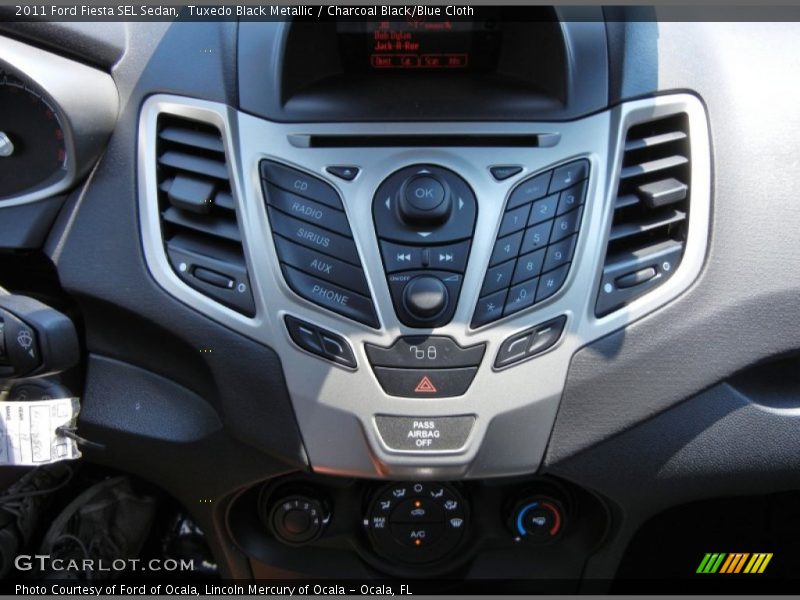 Controls of 2011 Fiesta SEL Sedan
