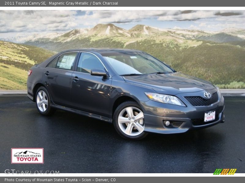 Magnetic Gray Metallic / Dark Charcoal 2011 Toyota Camry SE