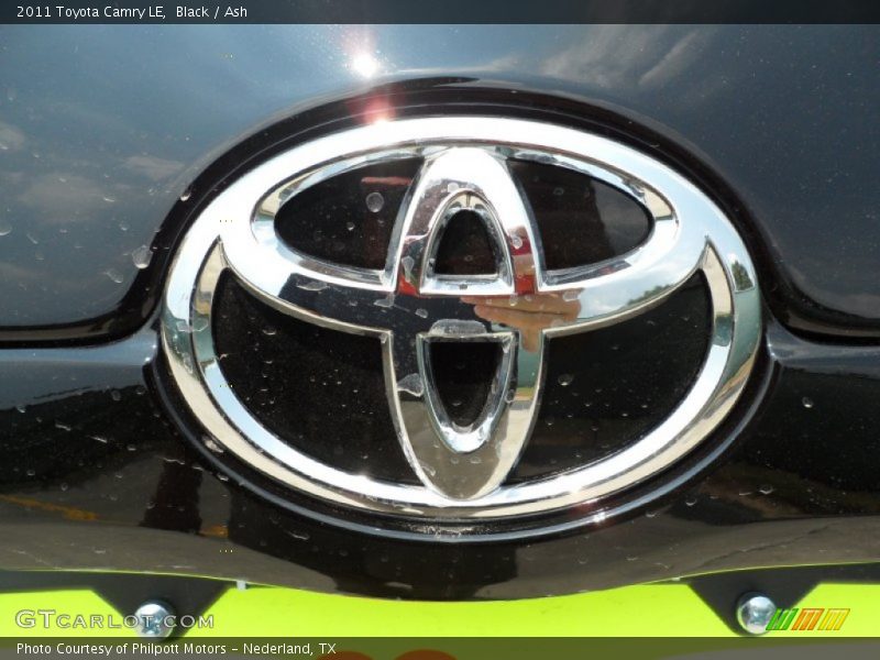 Black / Ash 2011 Toyota Camry LE