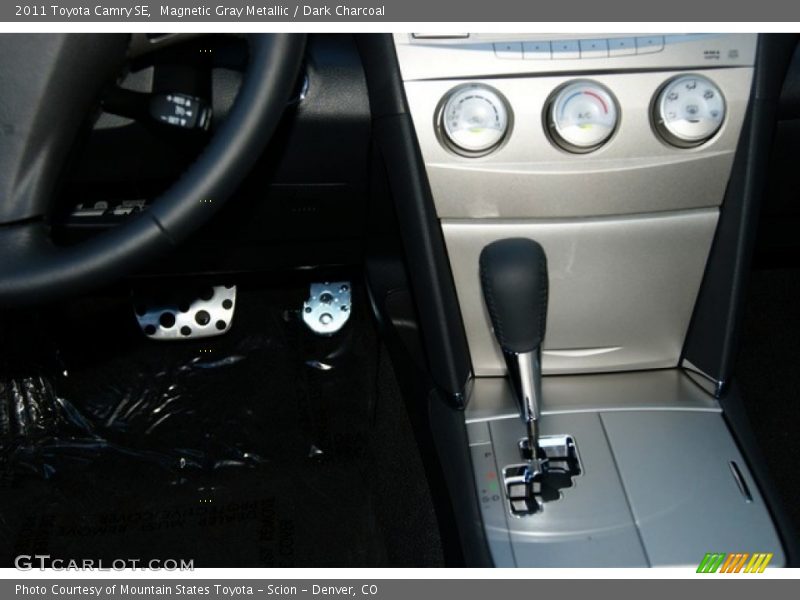Magnetic Gray Metallic / Dark Charcoal 2011 Toyota Camry SE