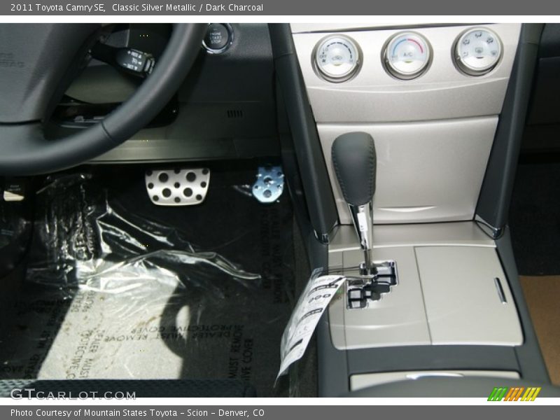 Classic Silver Metallic / Dark Charcoal 2011 Toyota Camry SE