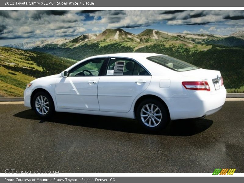 Super White / Bisque 2011 Toyota Camry XLE V6