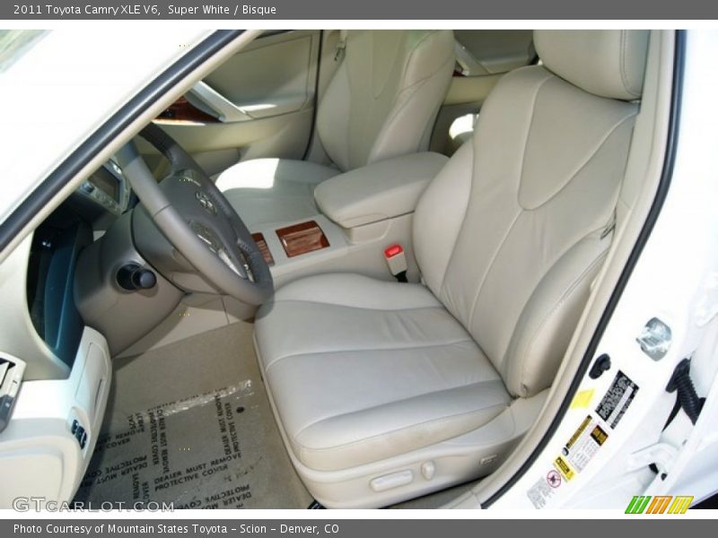 Super White / Bisque 2011 Toyota Camry XLE V6