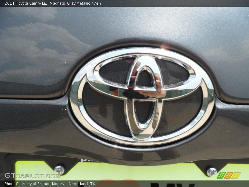 Magnetic Gray Metallic / Ash 2011 Toyota Camry LE