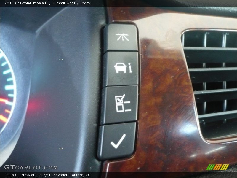 Summit White / Ebony 2011 Chevrolet Impala LT
