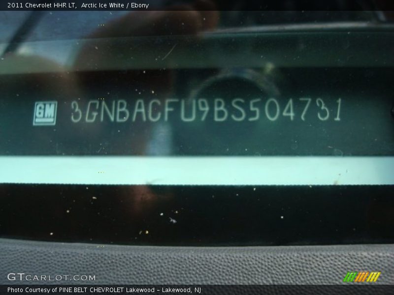 Arctic Ice White / Ebony 2011 Chevrolet HHR LT
