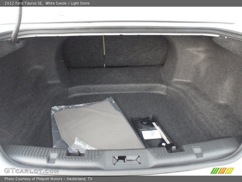 2012 Taurus SE Trunk