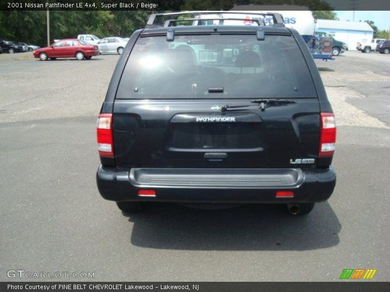 Super Black / Beige 2001 Nissan Pathfinder LE 4x4
