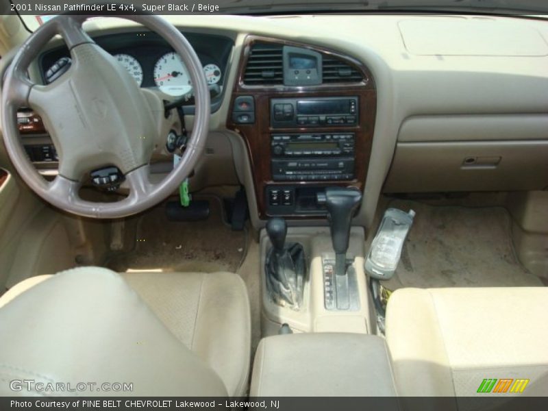 Super Black / Beige 2001 Nissan Pathfinder LE 4x4