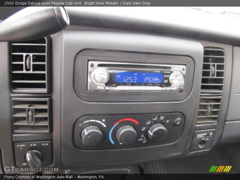 Bright Silver Metallic / Dark Slate Gray 2002 Dodge Dakota Sport Regular Cab 4x4