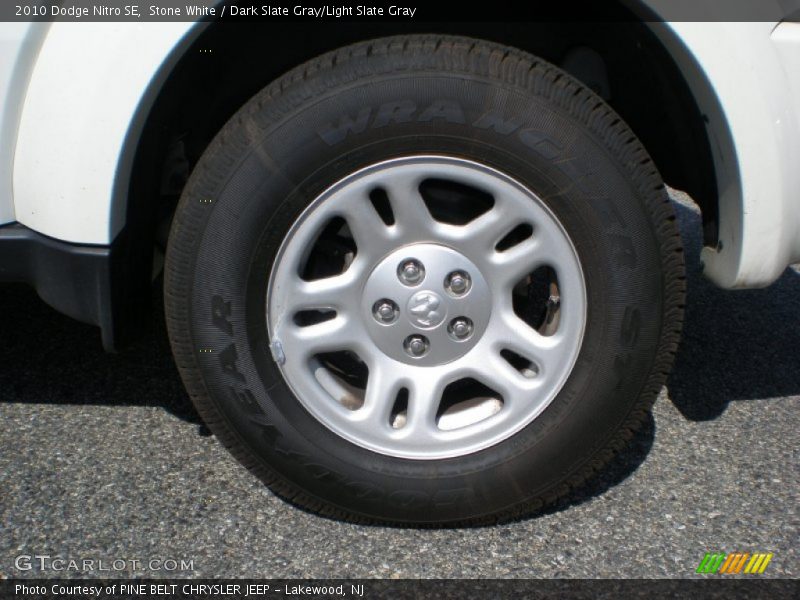 Stone White / Dark Slate Gray/Light Slate Gray 2010 Dodge Nitro SE