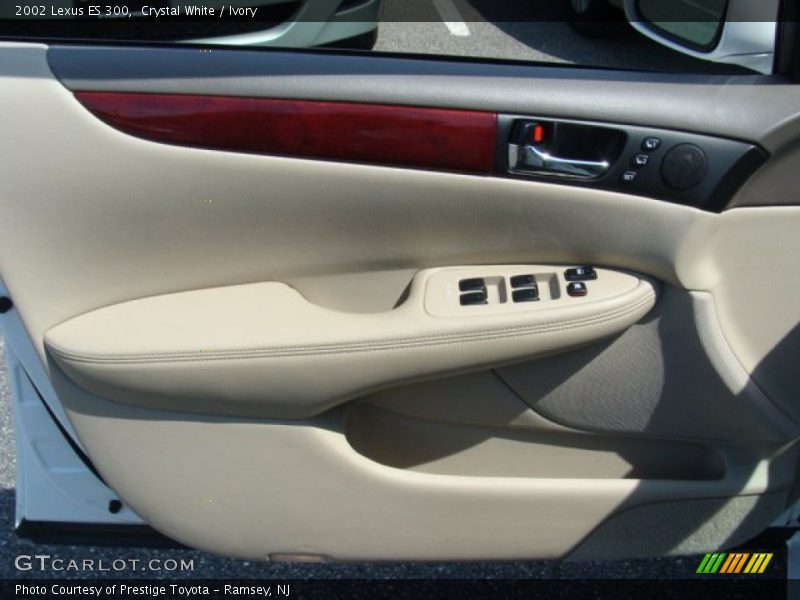 Crystal White / Ivory 2002 Lexus ES 300