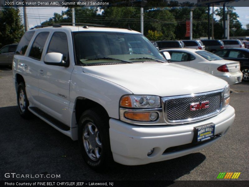 Summit White / Sandstone 2005 GMC Yukon Denali AWD