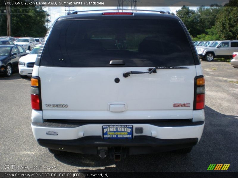 Summit White / Sandstone 2005 GMC Yukon Denali AWD