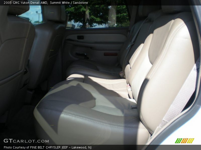 Summit White / Sandstone 2005 GMC Yukon Denali AWD