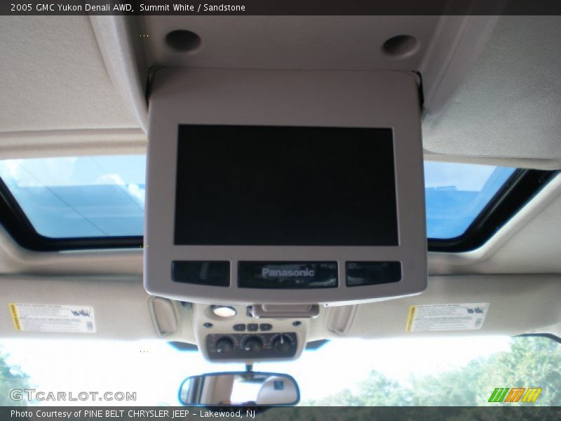 Summit White / Sandstone 2005 GMC Yukon Denali AWD