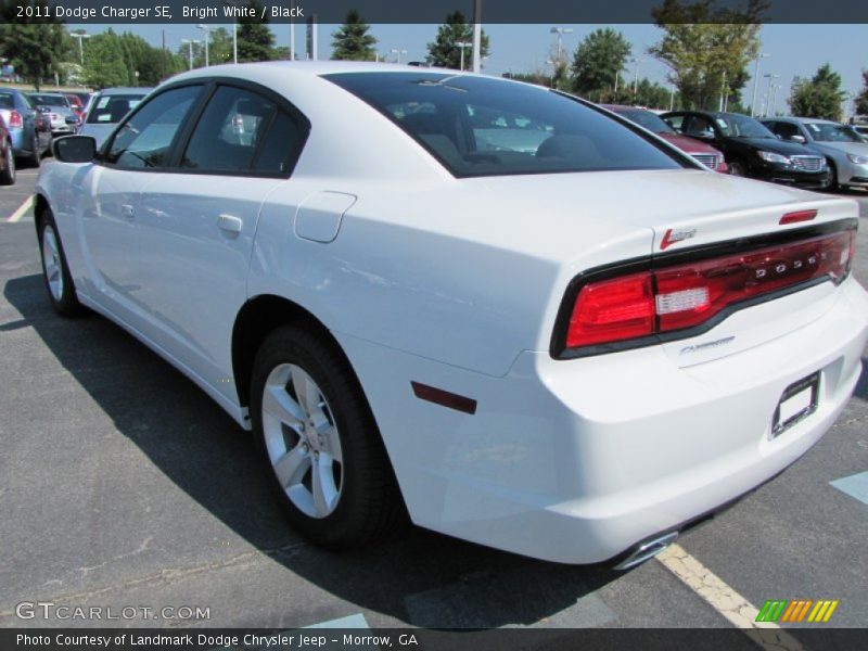 Bright White / Black 2011 Dodge Charger SE