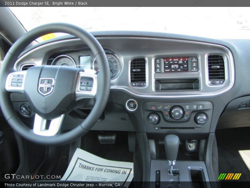 Bright White / Black 2011 Dodge Charger SE