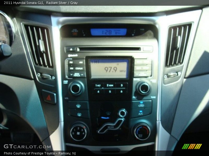 Radiant Silver / Gray 2011 Hyundai Sonata GLS