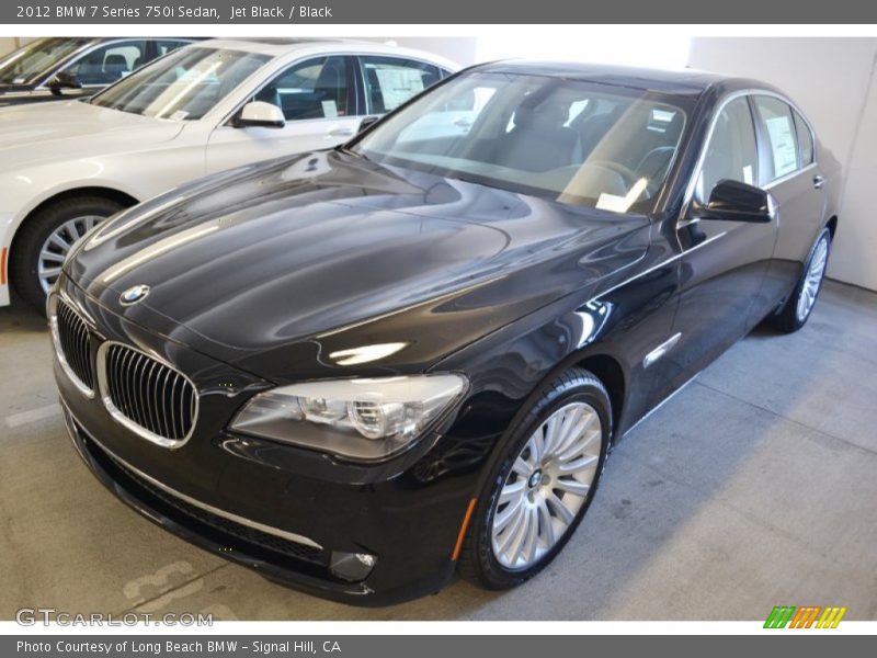 Front 3/4 View of 2012 7 Series 750i Sedan