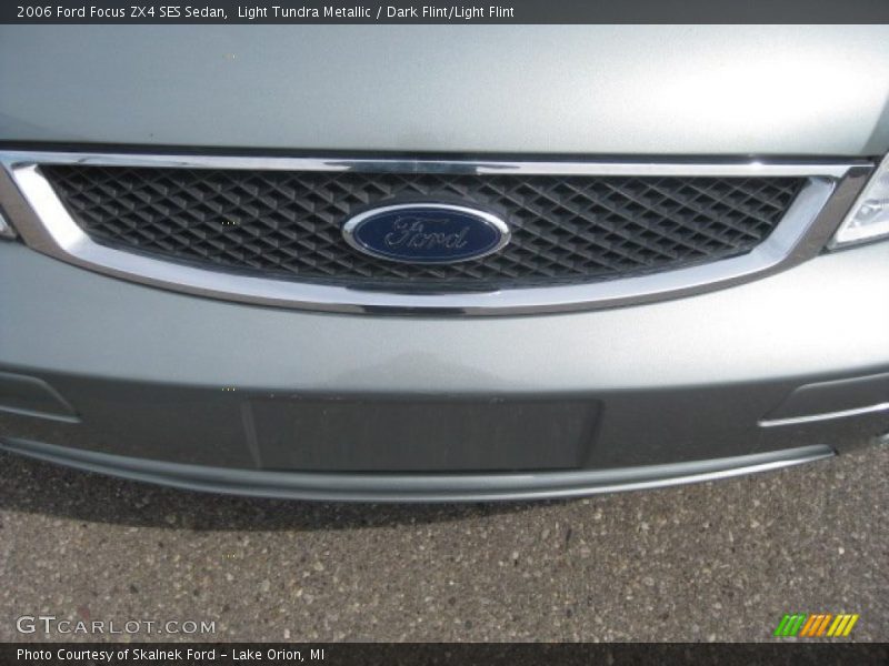 Light Tundra Metallic / Dark Flint/Light Flint 2006 Ford Focus ZX4 SES Sedan