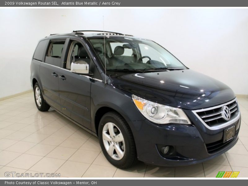 Atlantis Blue Metallic / Aero Grey 2009 Volkswagen Routan SEL
