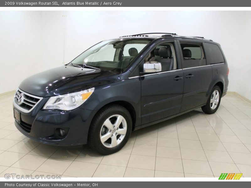 Atlantis Blue Metallic / Aero Grey 2009 Volkswagen Routan SEL