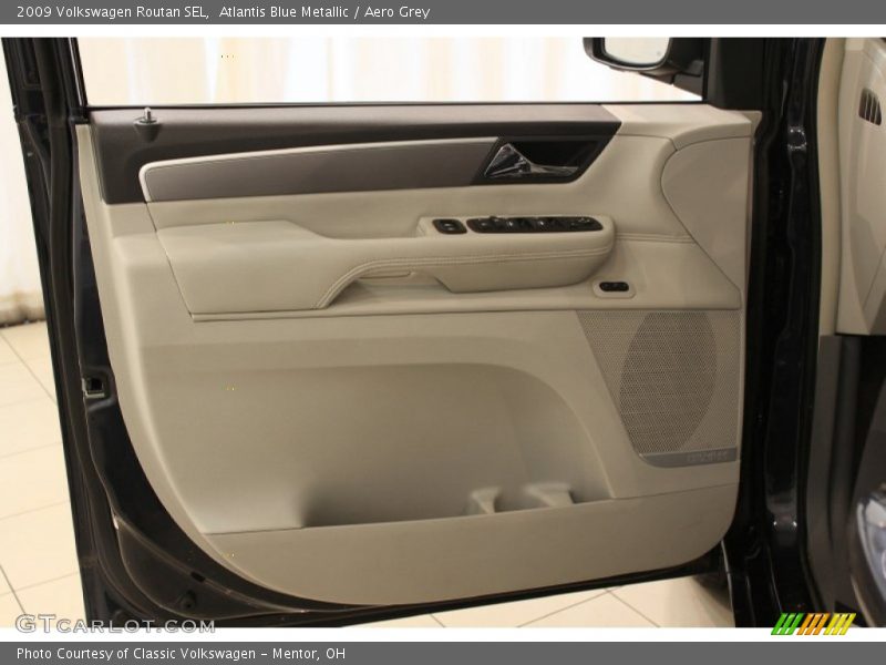 Atlantis Blue Metallic / Aero Grey 2009 Volkswagen Routan SEL