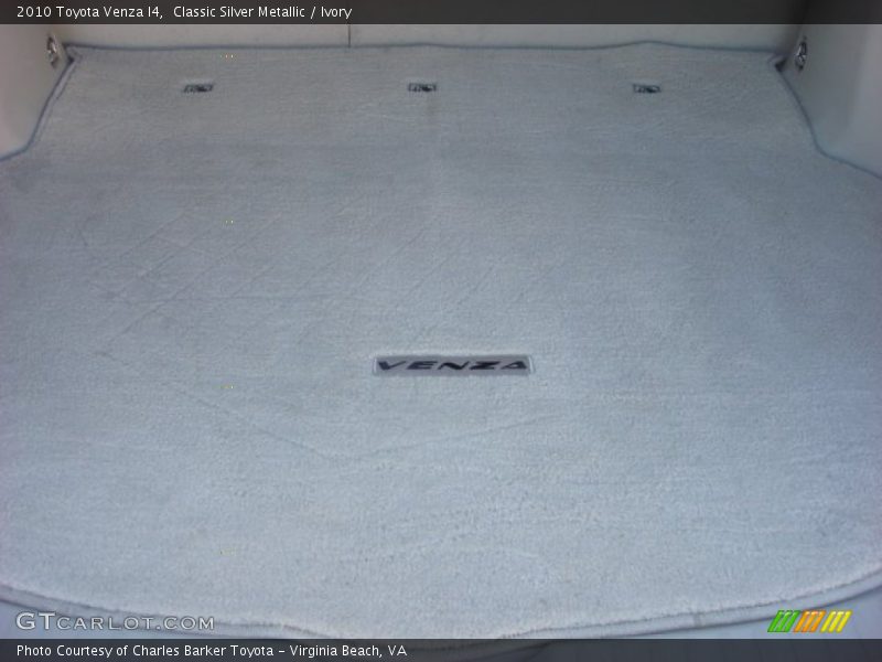 Classic Silver Metallic / Ivory 2010 Toyota Venza I4