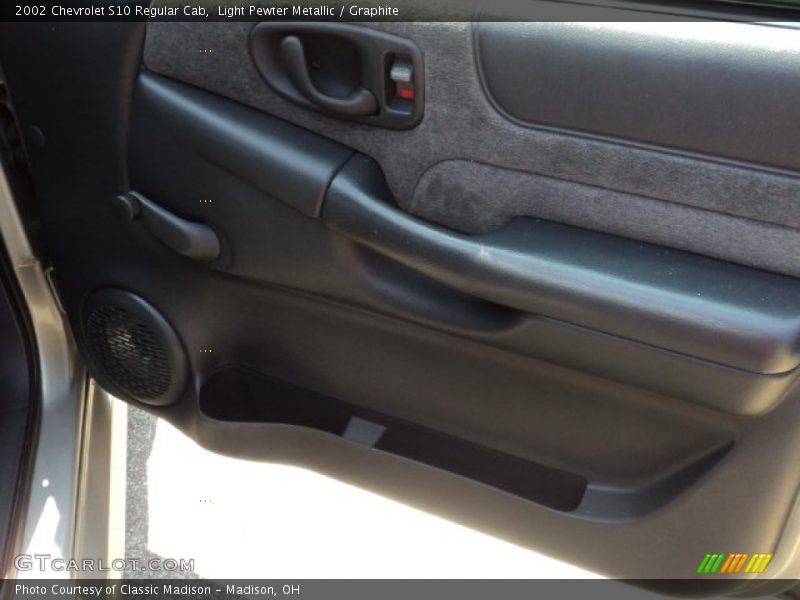 Light Pewter Metallic / Graphite 2002 Chevrolet S10 Regular Cab