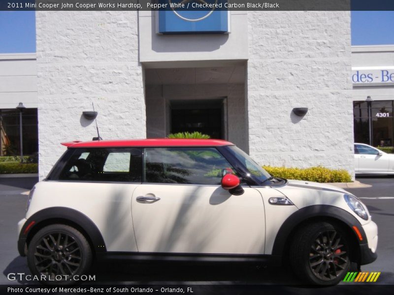 Pepper White / Checkered Carbon Black/Black 2011 Mini Cooper John Cooper Works Hardtop