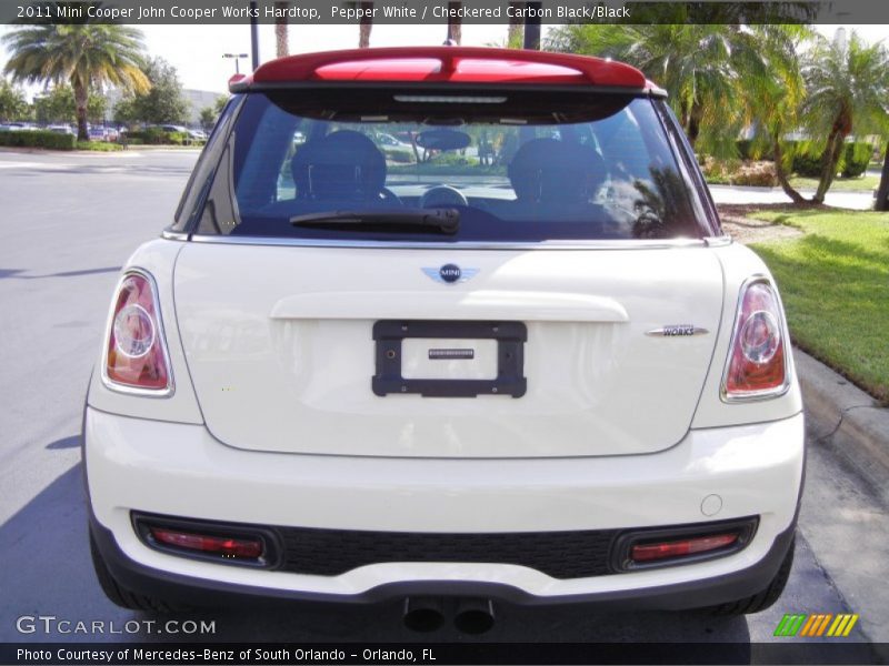 Pepper White / Checkered Carbon Black/Black 2011 Mini Cooper John Cooper Works Hardtop