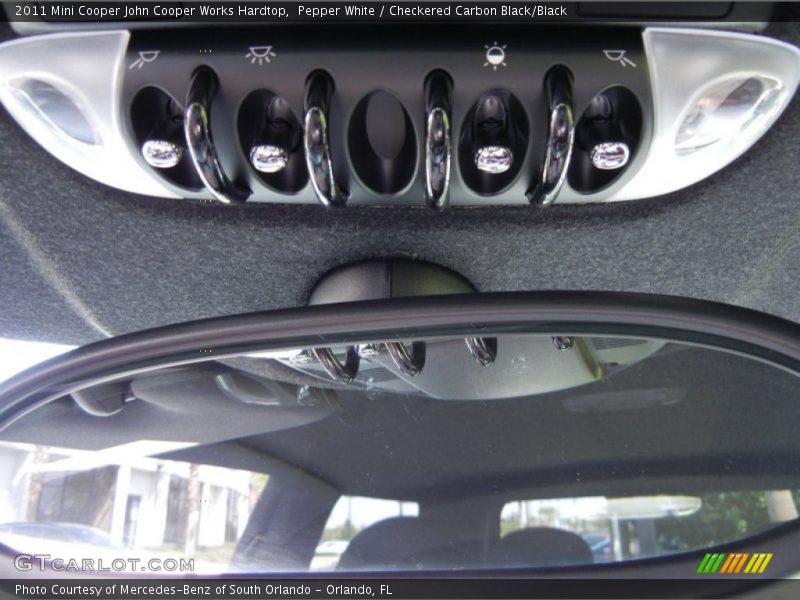 Controls of 2011 Cooper John Cooper Works Hardtop